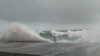 Fortes vagues SaintMalo Digue de Rochebonne Dimanche 11 Février 2024  Tempête KARLOTTA