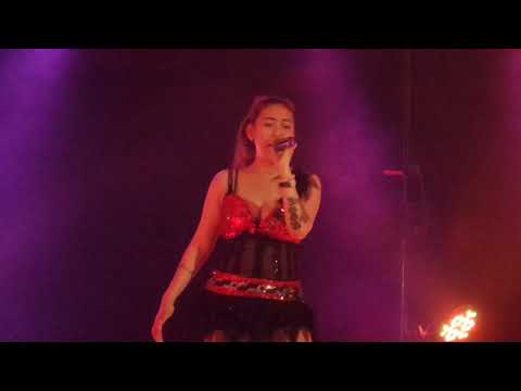 歌星：Moon：歌曲：海阔天空/光辉岁月/不再犹豫。