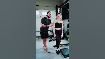 🍑 BIGGER GLUTES with Reverse Lunges on Smith Machine | PD #shorts