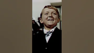 А сгущенного молока по 24 банки в сутки Shorts Сказка о мальчише кибальчише 1964 