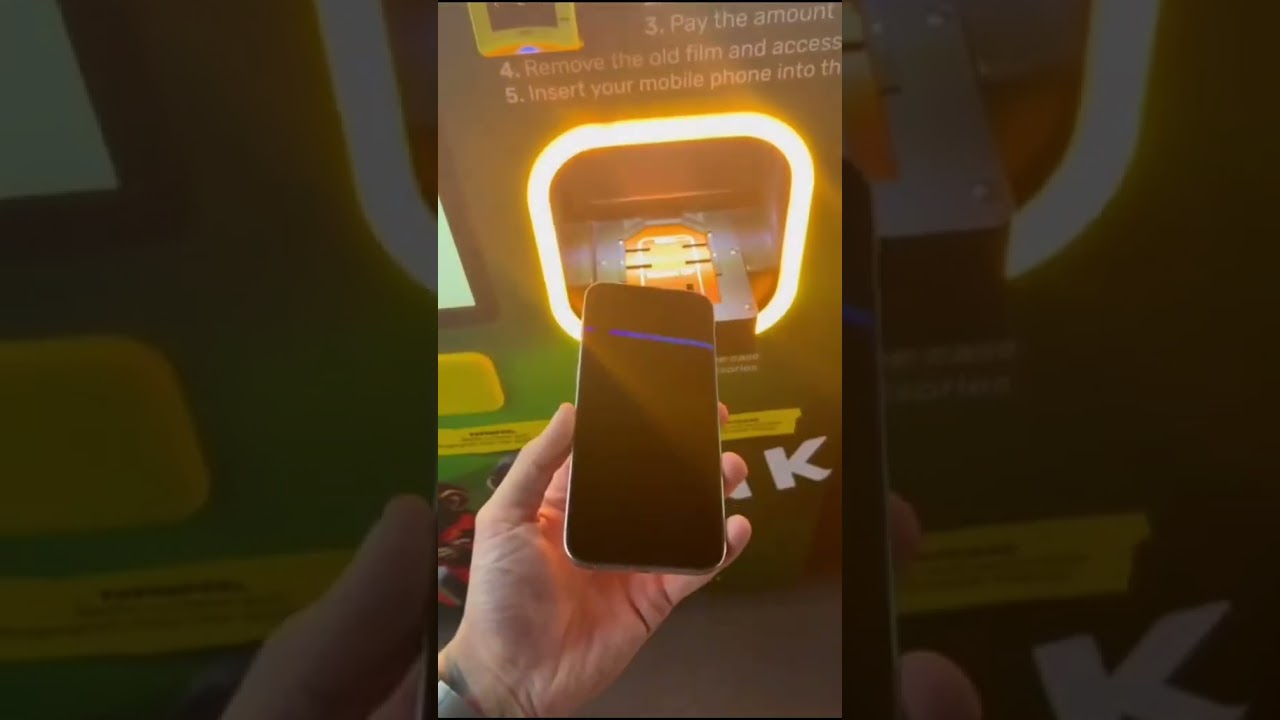 Schafft der Automat das Panzerglas blasenfrei an mein Handy zu bekommen?