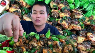 ก้อยหอยเชอรี่หัวใหญ่ๆ  แกล้มมะระขี้นกกรอบๆ พริกหน่วยลูกโดดตามแซ่บจ้วดสุดยอดคัก