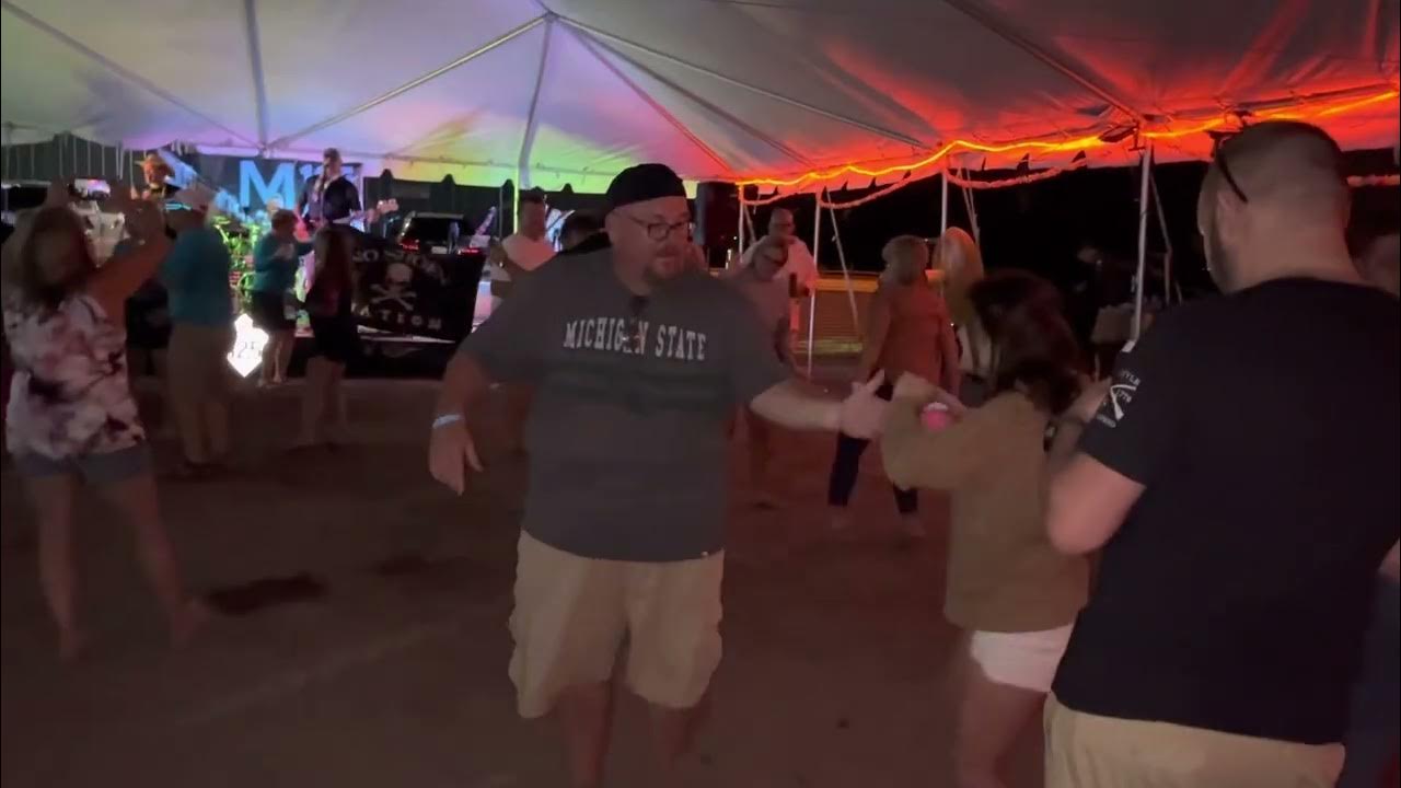 M125 performing “All the Pretty Girls”, by Kenny Chesney. SunSeekers