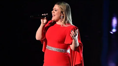 FULL Kelly Clarkson performs Fancy in tribute to Reba McEntire at 41st Kennedy Center Honors 2018