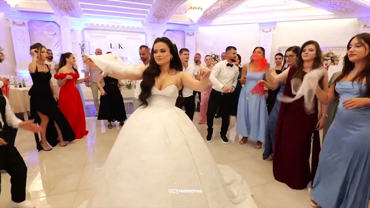 Nusja me vellezerit kercejn vallen e Napolonit - Dasma Shqiptare