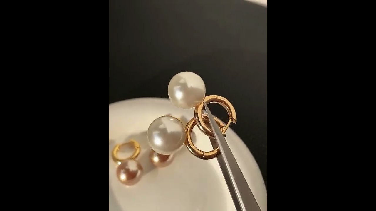 Royal Pearl Earrings | 1950s Style Big Pearl Earrings