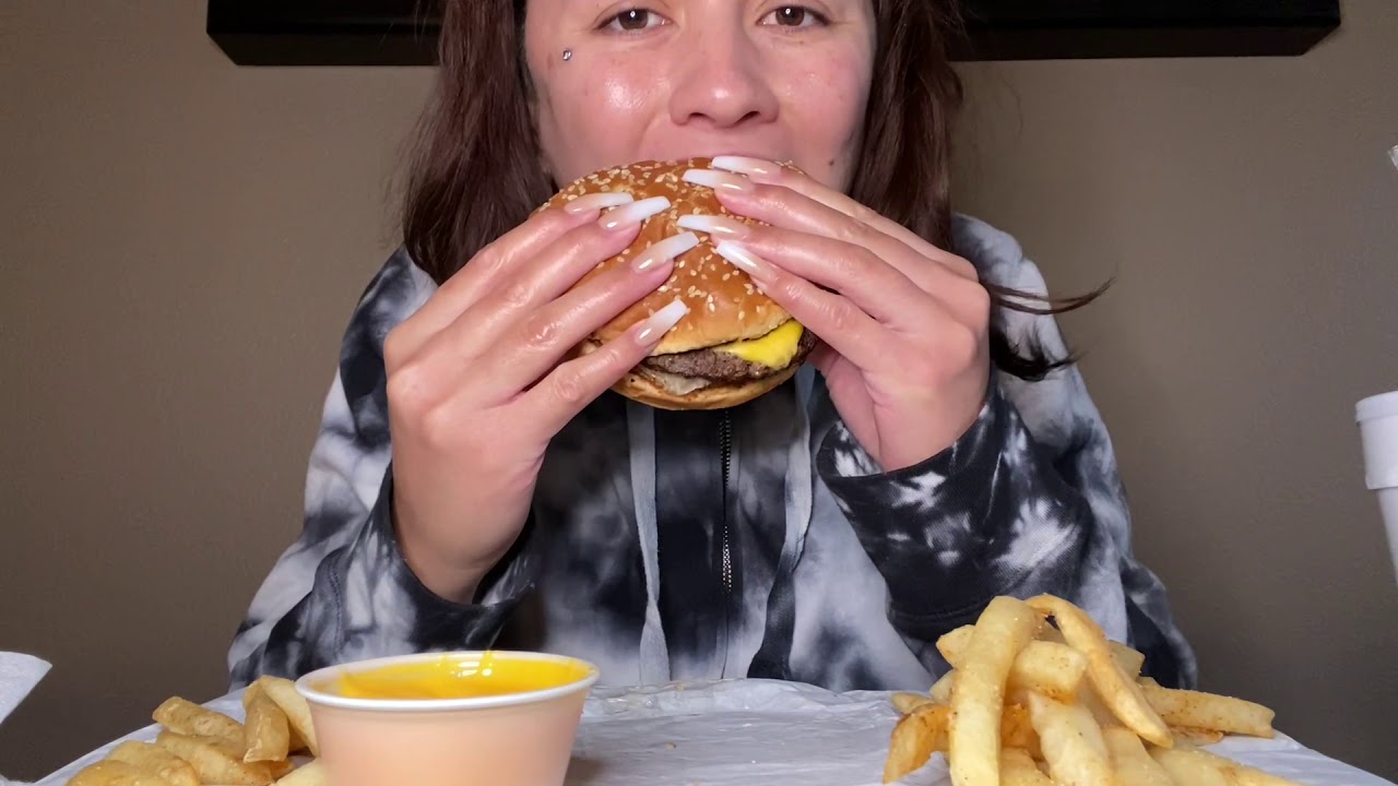 BURGERS AND CHEESE FRIES EATING SHOW!!! YouTube