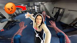 TWINS SPIDER-MAN ESCAPES the FITNESS GIRL! (PARKOUR by @Maftyor @Celpan ) screenshot 5
