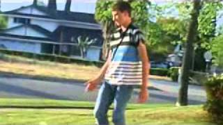 Mike Lynd- throwaway dirt gap footy.
