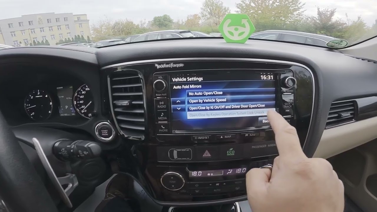 Mitsubishi Outlander Facelift – Cómo activar o desactivar el plegado