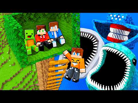 WE BUILT A TREEHOUSE AGAINST THE SEA MONSTERS in Minecraft!