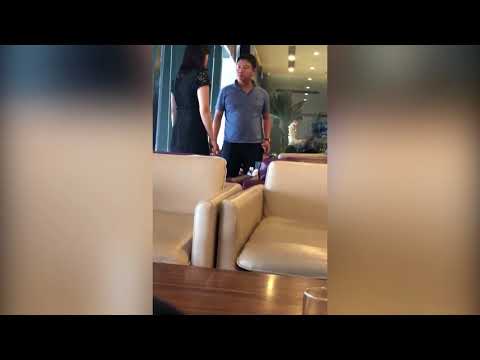 Video Xôn xao clip hoa khôi và giám đốc bị đánh ghen ở sân... - youtube