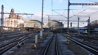 Pohled z vlaku. Praha Smíchov - Praha hlavní nádraží