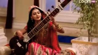 Biçak Sirti Geli̇ri̇m Ve Mabed Şarkisi Hi̇nt Koli̇k Dünya Pg