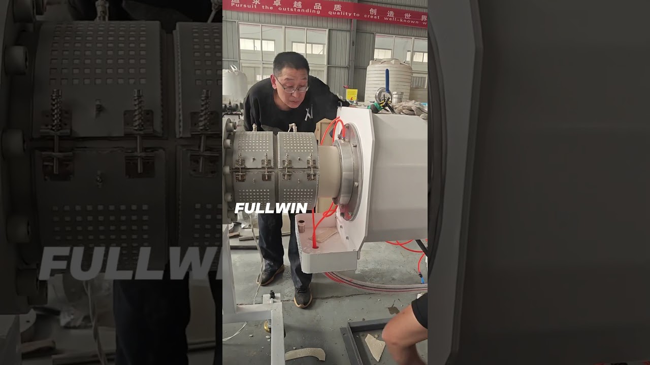 Large size PVC pipe production line completes test run successful