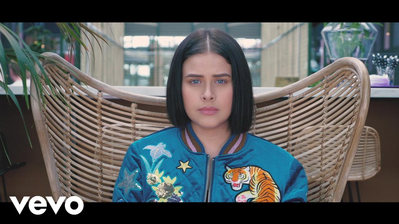 SAARA - Superpowers (Acoustic Version) - YouTube