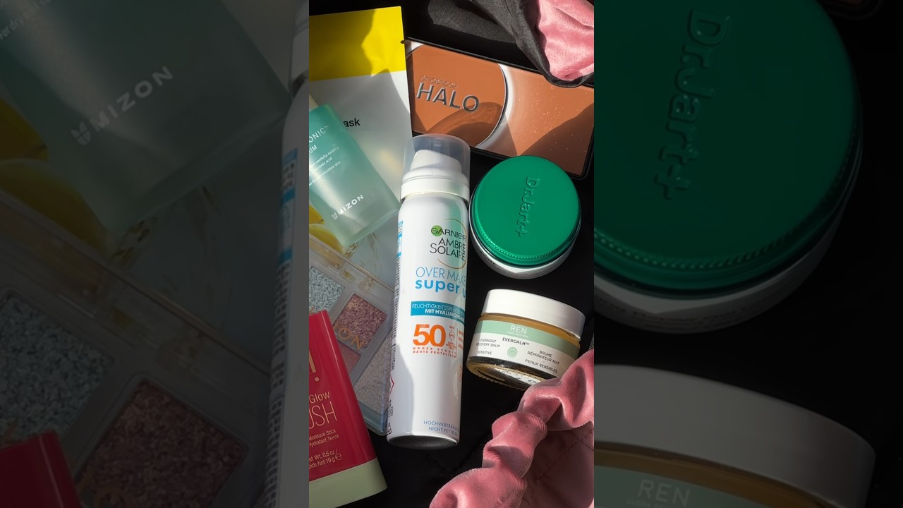 Summer vacay booked? Here are the must-haves in our travel beauty bag ✨