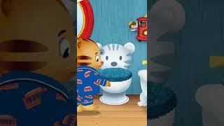 Ve Al Baño Antes De Comenzar El Día Daniel Tigre En Español