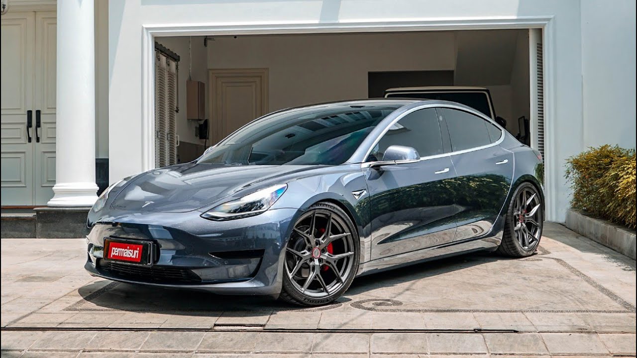 Quick look Tesla Model 3 with Vossen HF5 and lowered