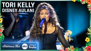 Tori Kelly Sings With A Choir In Full-Circle Moment Performance of \