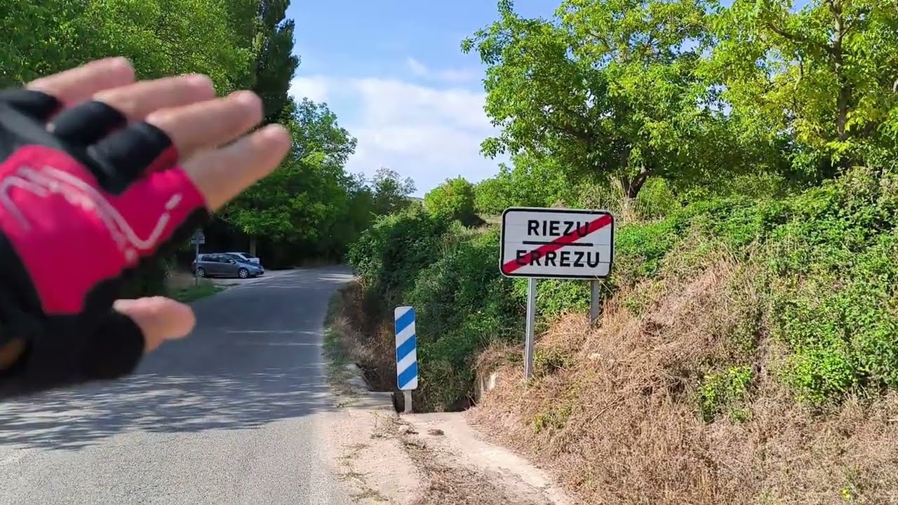 Riezu y su Iglesia de la Asuncion, Navarra