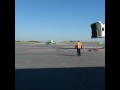 B737 arrival at the gate