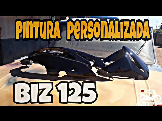 Moto Biz 125 cinza 2008 Pintura personalizada Dourado e Efeito Madeira