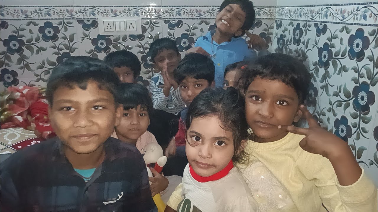 Itne sare bacche aa gaye 😯😂 pooja ma 🙏🏻