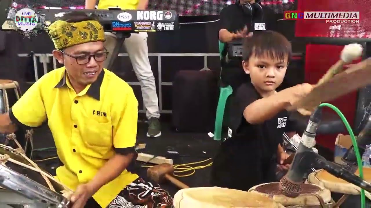 Lena gisya - Terlalu sayang | DITTA MUSIK LIVE DUKUHBADAG