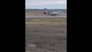 Российскому летчику удалось посадить поврежденный Су-25.