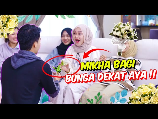 MIKHA BAGI BUNGA DEKAT AYA !! - TRUTH OR DARE ! class=