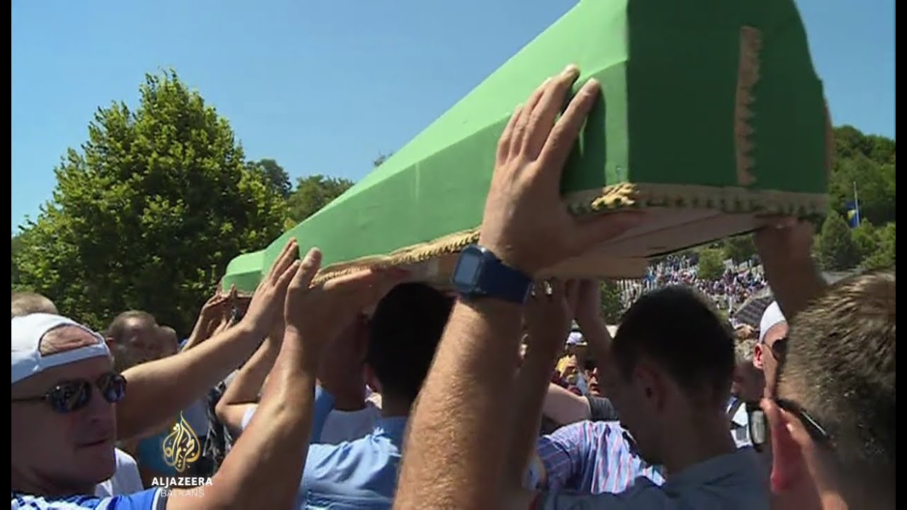 دفن 127 ضحية من ضحايا مذبحة سريبرينيتسا