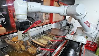 직원대신 로봇이?? 로봇이 튀겨주는 미래형 치킨 롸버트 치킨 로봇 창업/ futuristic Robot Fried chicken / korean street food