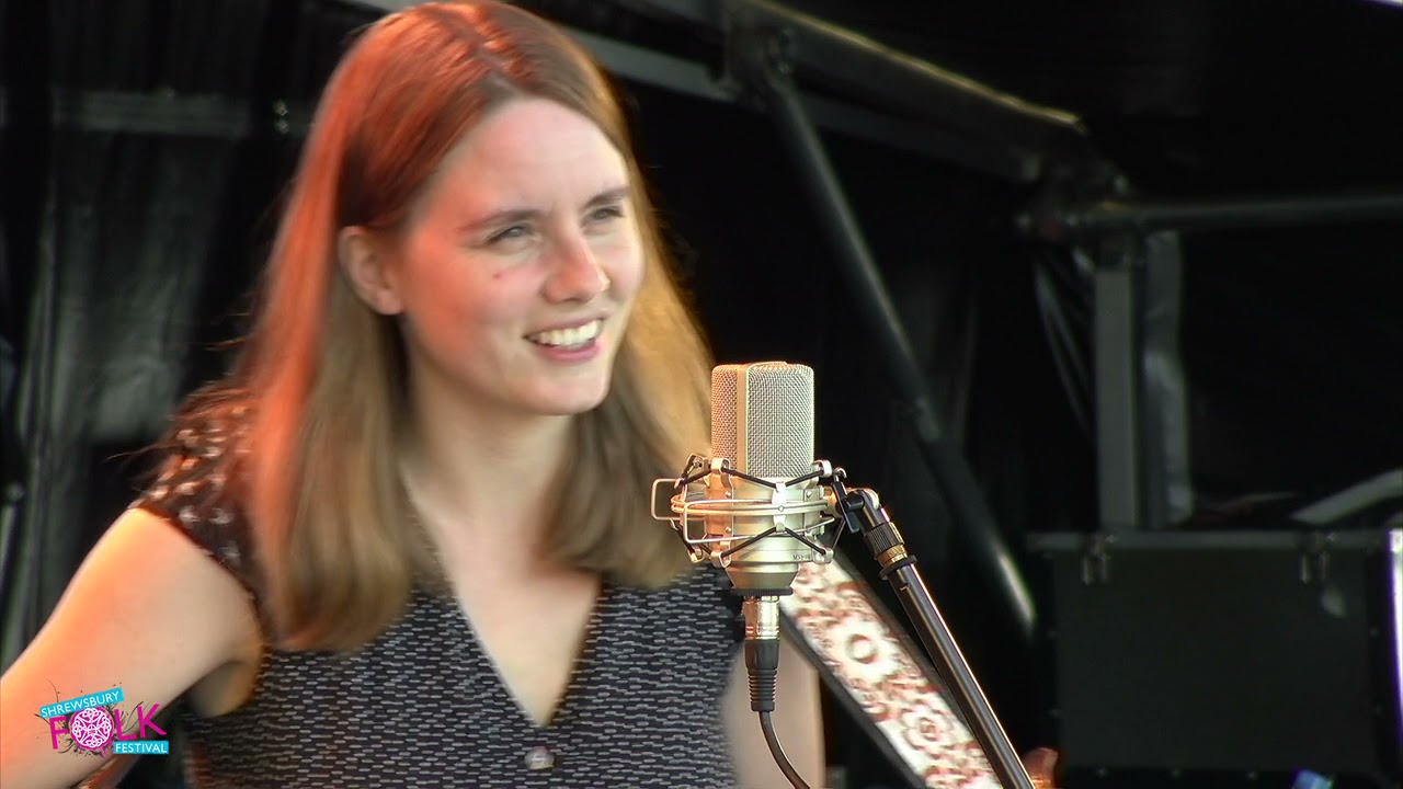 The Carrivick Sisters at Shrewsbury Folk Festival 2021