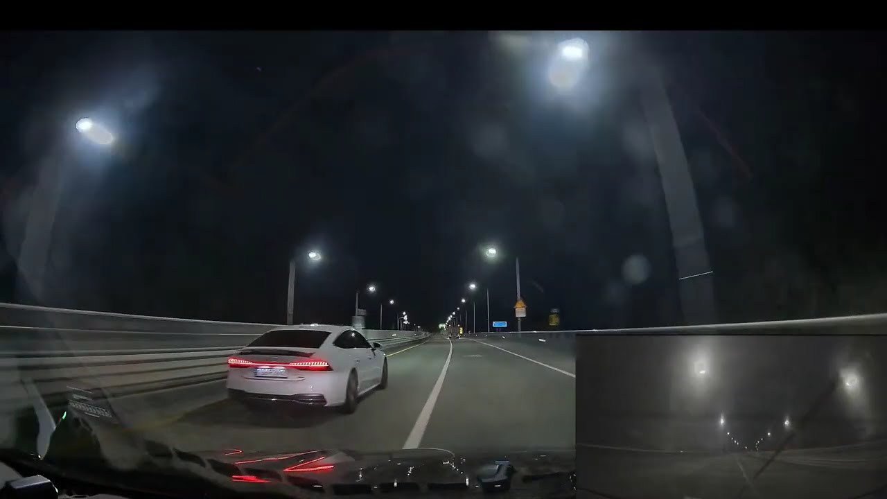 추월하려고하니 풀악셀 갈기는 a7 55 형님