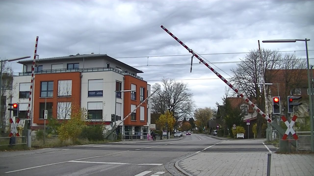 Spoorwegovergang Höhenkirchen-Siegertsbrunn (D) // Railroad crossing // Bahnübergang