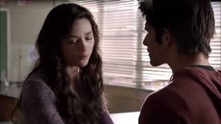 Teen Wolf 2X08 Scott And Allison Kissed She Left Cl Room And Allisons Mom Was So Mad.