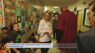 Rob Fowler visits Newington Elementary for Weather 101