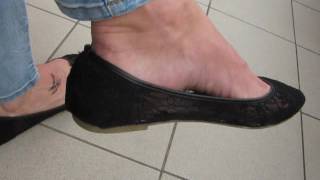Black Summer Ballet Flats And Jeans, Balcony Shoeplay