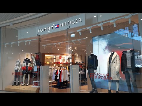 Video: La Spettacolare Sfilata Di Moda Di Tommy Hilfiger