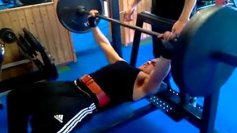 100Kg Bankdrücken mit 15 Jahren