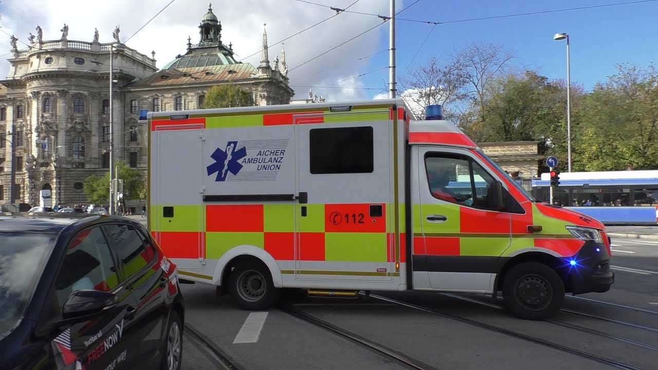 Über Gegenfahrbahn Stau umfahren: Rettungswagen Ludwigsvorstadt Aicher Ambulanz Union München
