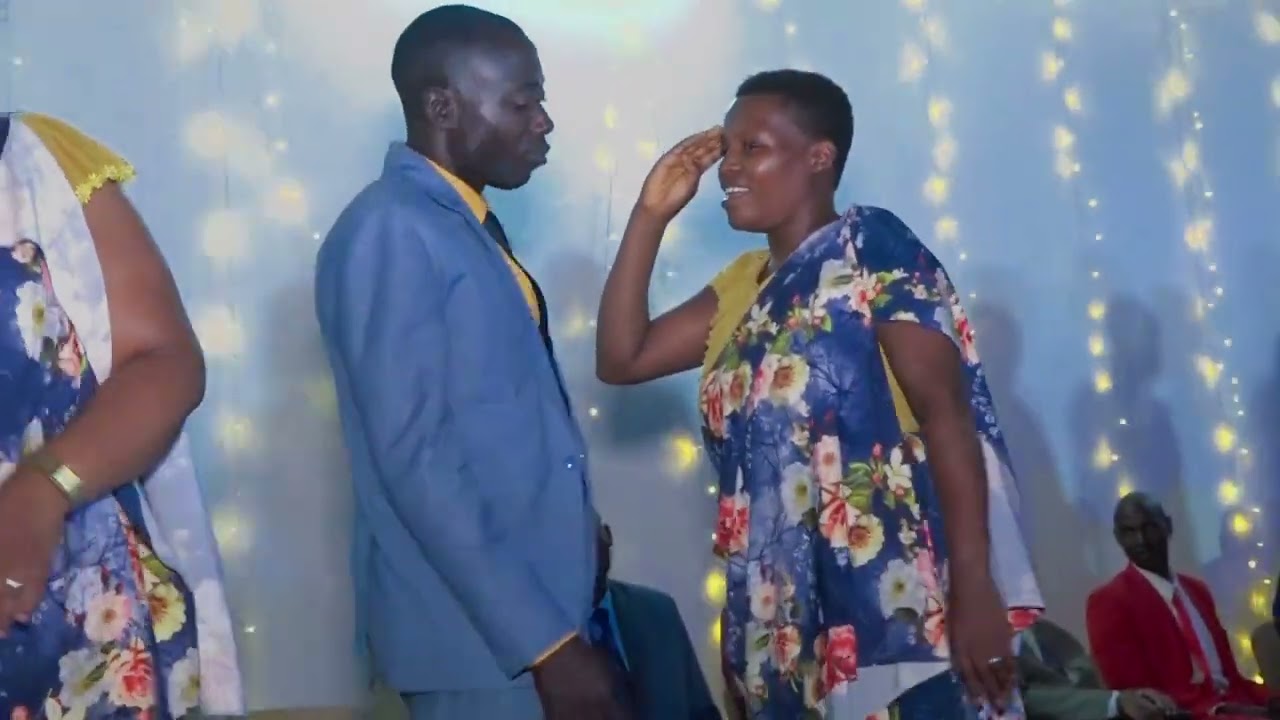 Bagabo mukunde abagore banyu//CHORALE Y'ABAGABO KINAMA baririmbanye n'abagore babo