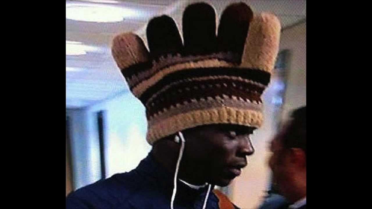 Девушка с сумкой на голове. Человек с головой животного. Сапог на голове. Хендрик керстенс. Дорого одетые люди.