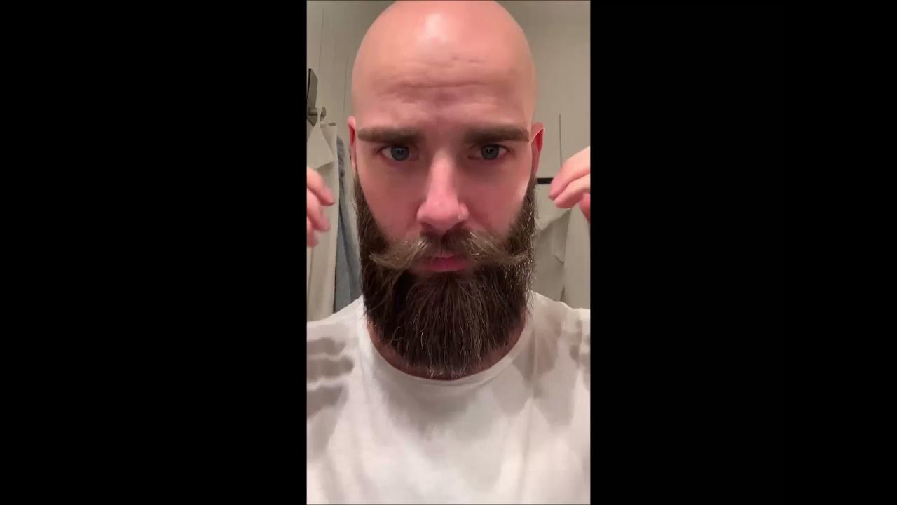 How to apply beard balm | Anwendung Bartbalsam mit Dave | GØLD\'s - YouTube