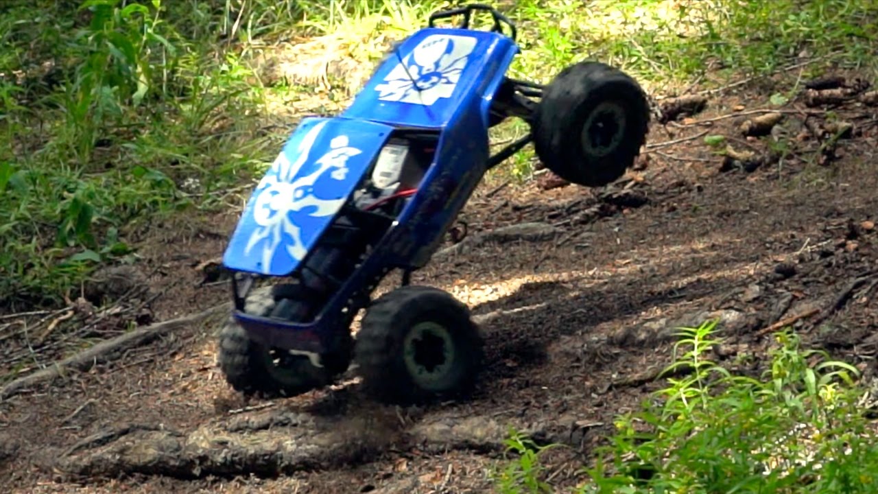 Axial Wraith Poison Spyder with great Action in the Mountains! - YouTube