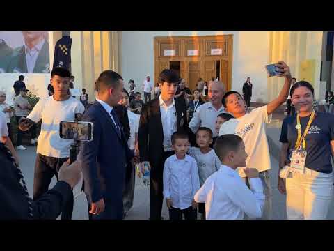 Craze of local boy Javokhir Sindarov at Chess Olympiad Uzbekistan!