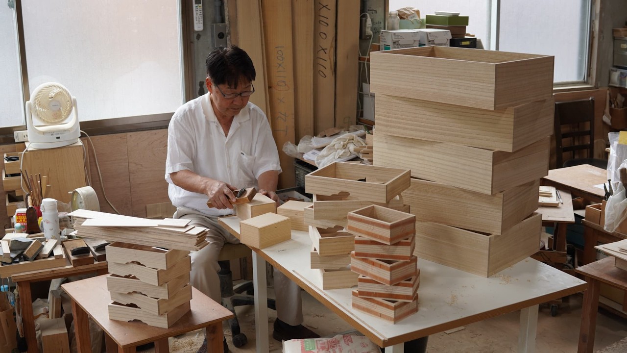 How to Make a 134-Year-Old Paulownia Jewelry Box: Master Craftsmanship
