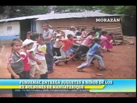 FUNDEMAC entrega juguetes a niños y niñas de la zona delimitada de Nahuaterique (2013)   