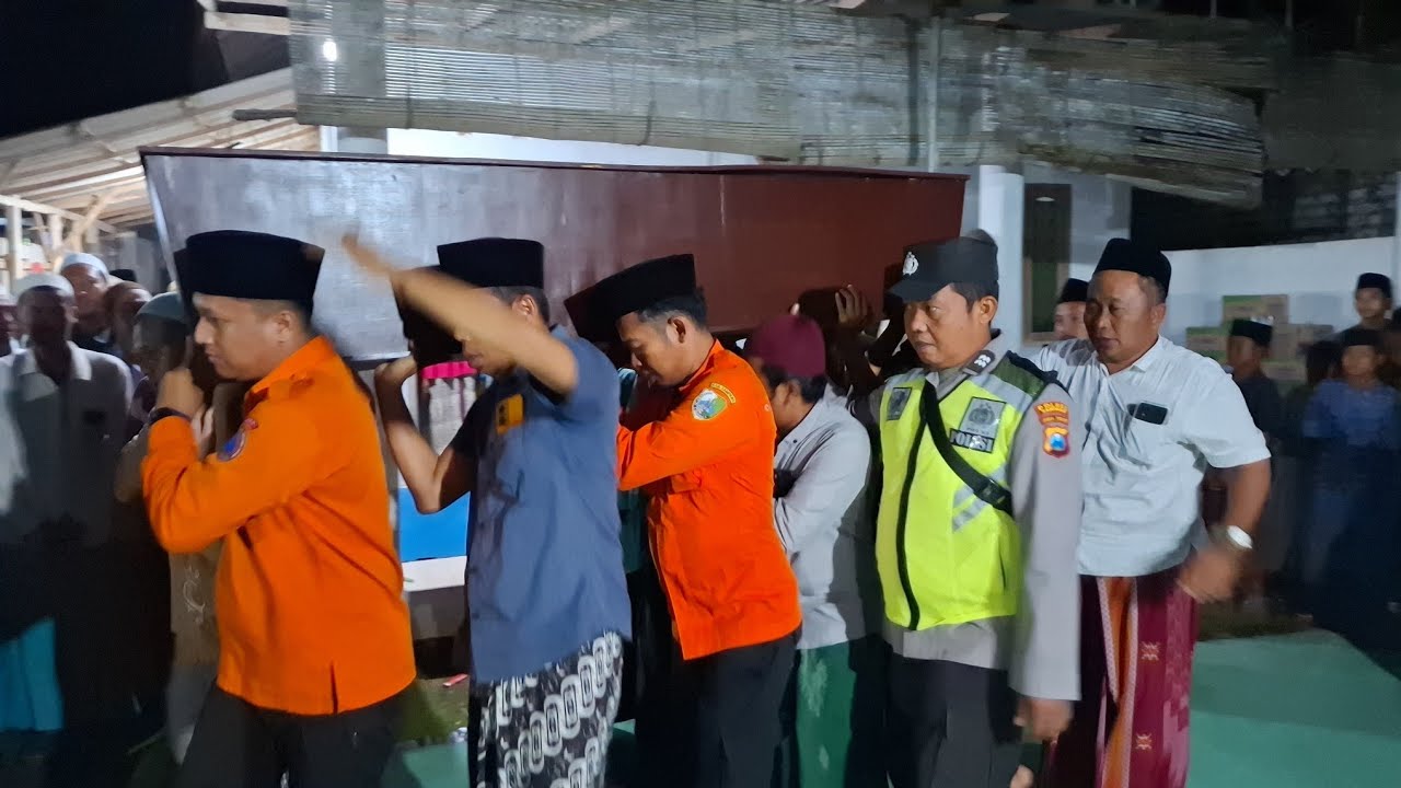 Pemakaman Alm Abdul Fattah (18) Santri Korban Ambruknya Mushola Ponpes Al-Khoziny Sidoarjo 